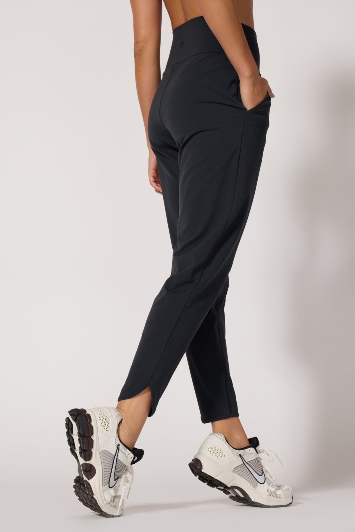 Cloud Jogger - Metanoia Boutique - MPG Sport